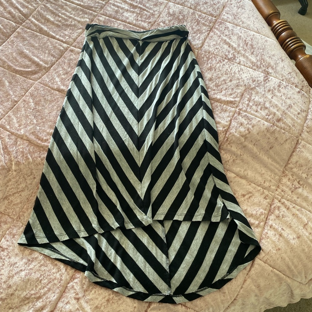 Gray and white high low skirt
